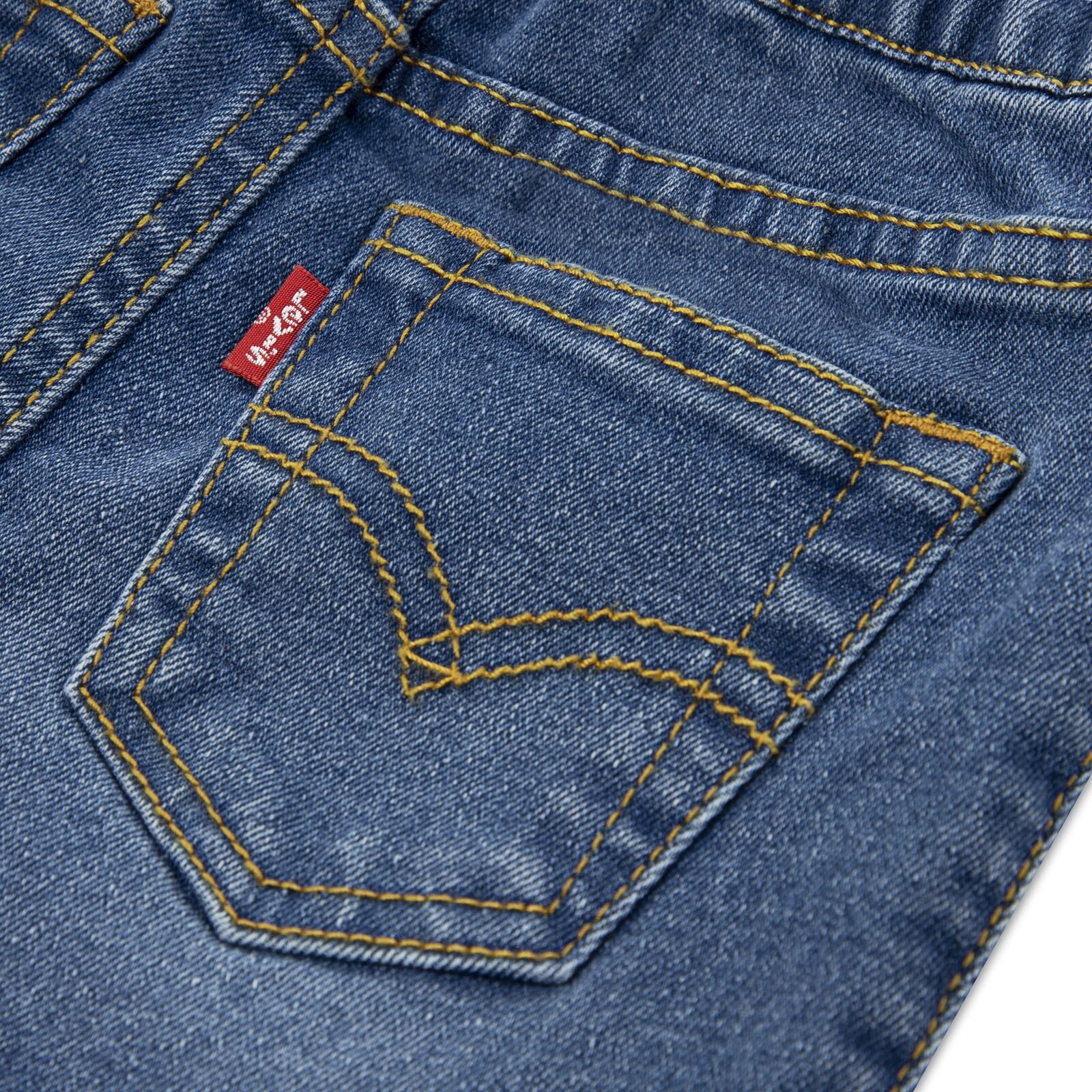 Levi's Ivory Bear Graphic T-Shirt & Blue Denim Shorts Set - Image 5